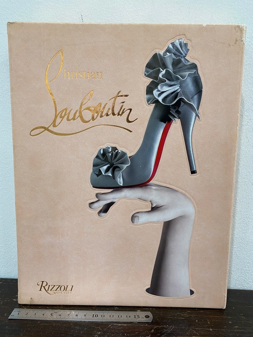 Christian  Louboutin クリスチャン・ルブタン 大判集