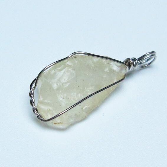 リビアングラス ペンダント 一点物 メール便可 112-13602