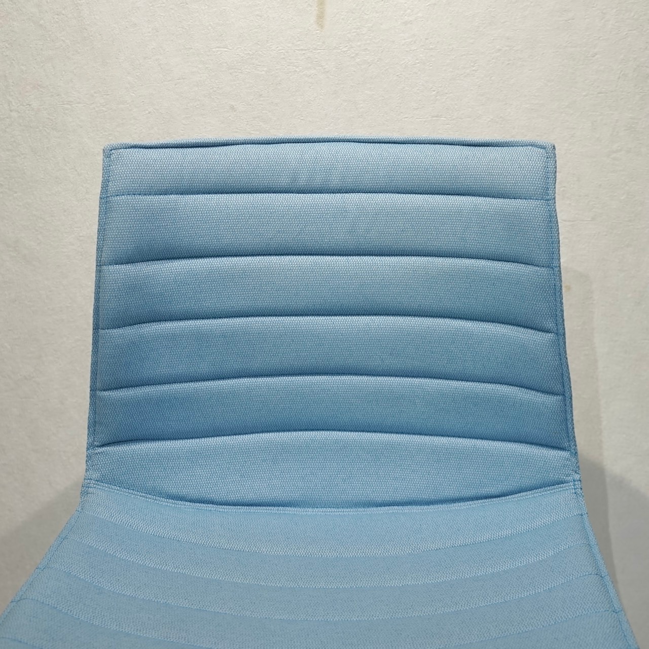 arper アルペール Catifa 46 カティファ ダイニングチェア アームレス チェア 椅子 ファブリック モダン 北欧 ミニマル