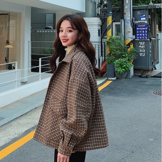 LILY BROWN（リリーブラウン）の「ダブル釦ショート丈チェックコート