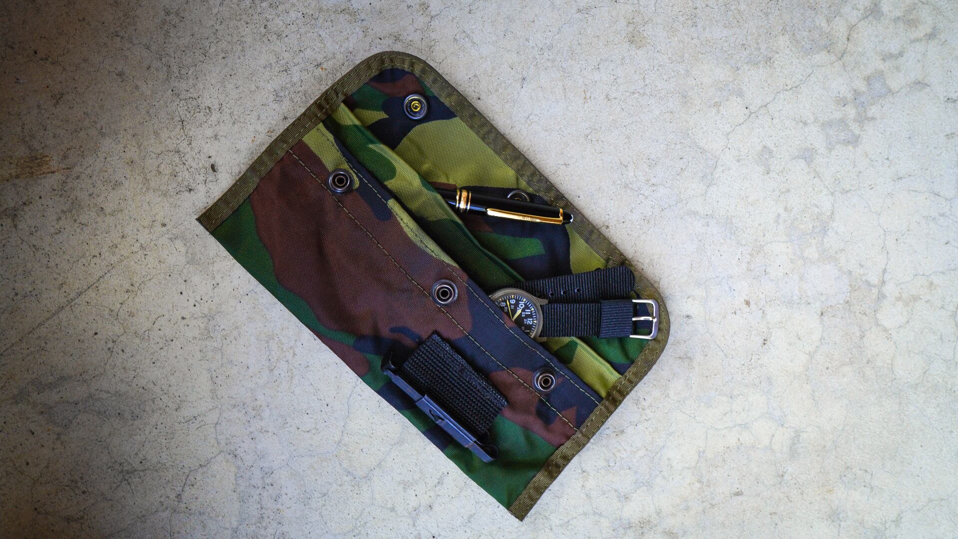 DEADSTOCK / 2000s】米軍 クリーニングキットケース (ウッドランドカモ