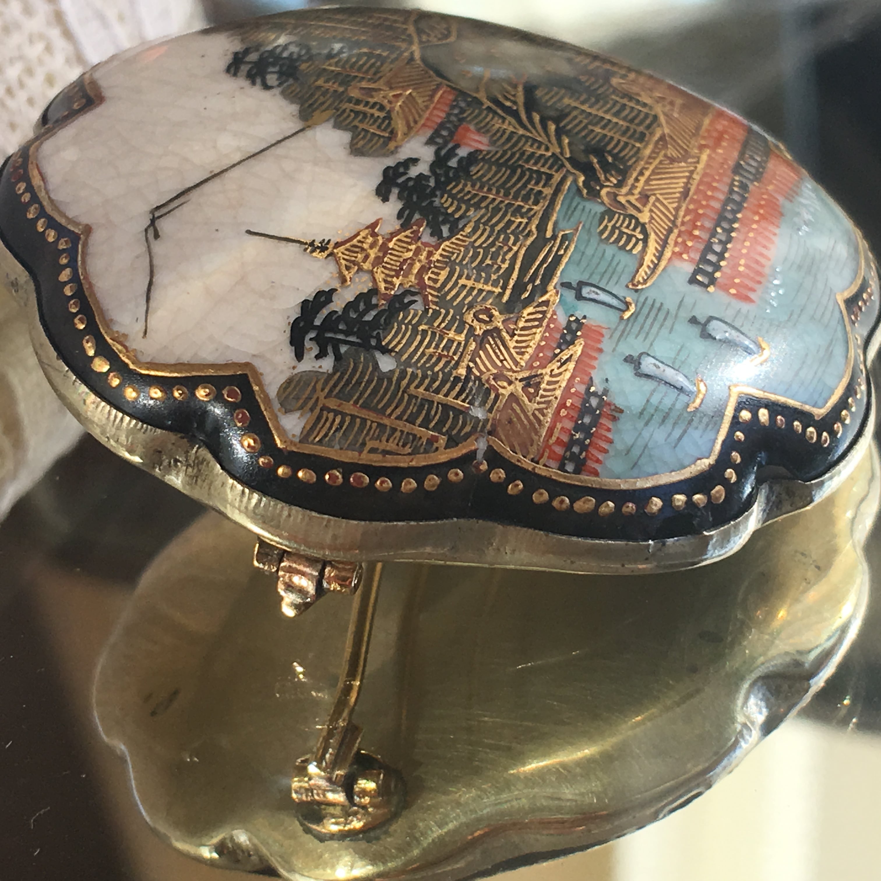 アンティーク 明治〜大正期 里帰り薩摩ボタンのブローチ