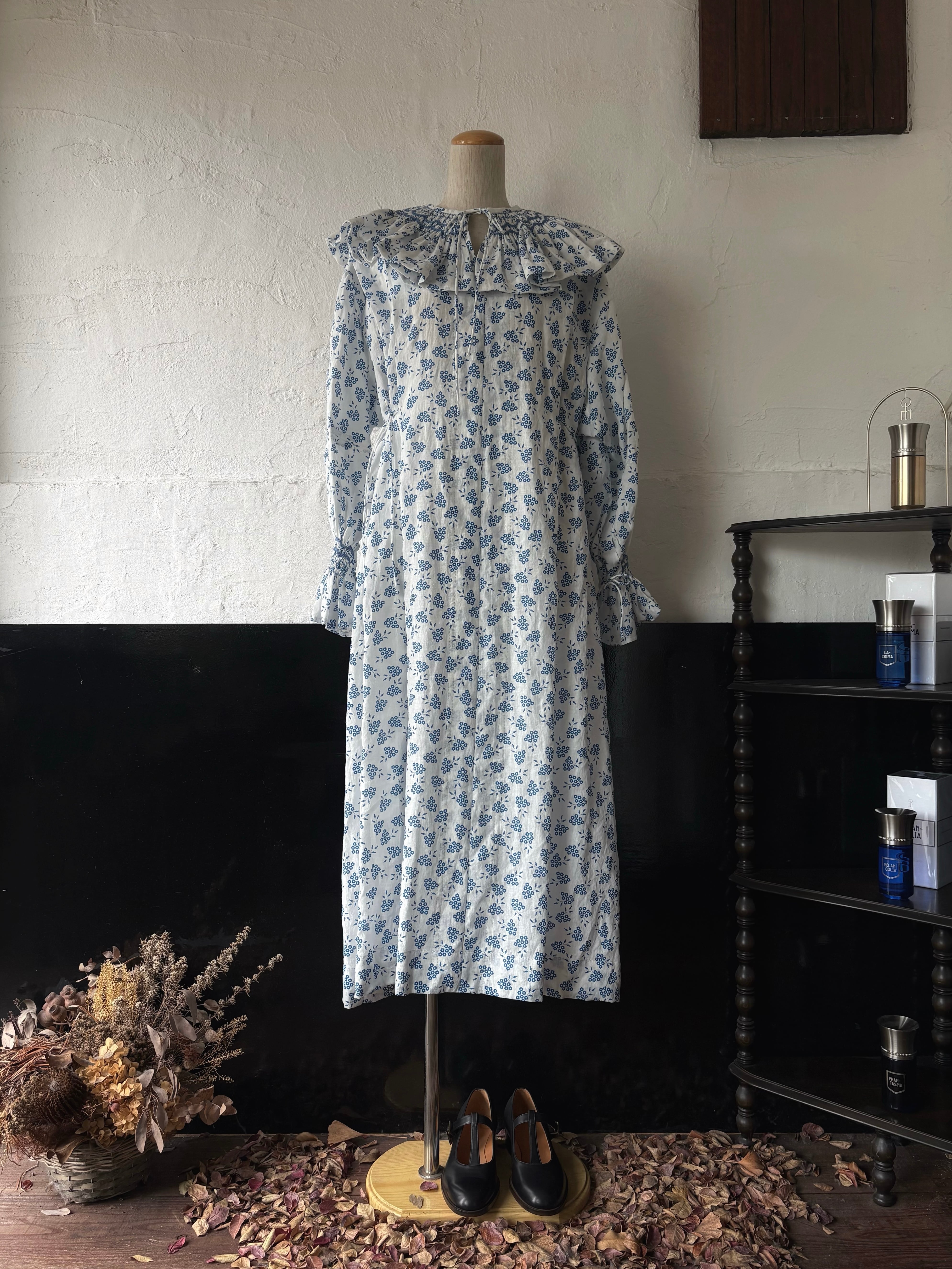 TOWAVASE plier dress white | TALE COCOON