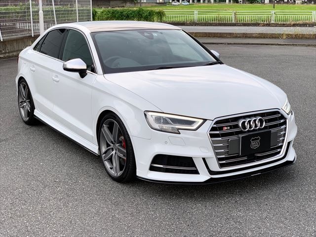 Next innovation 　Audi S3 セダン 後期　フロント＆サイドフラップセット