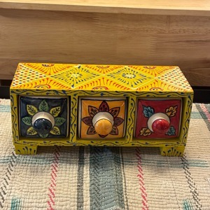 India Blue Pottery Mini 3-Drawer Unit　インド　ブルーポタリ3ドロワーチェスト　横型　イエロー　引き出し　置物　玄関収納　メヘンディアート　鍵入れ　印鑑入れ　ハンドメイド