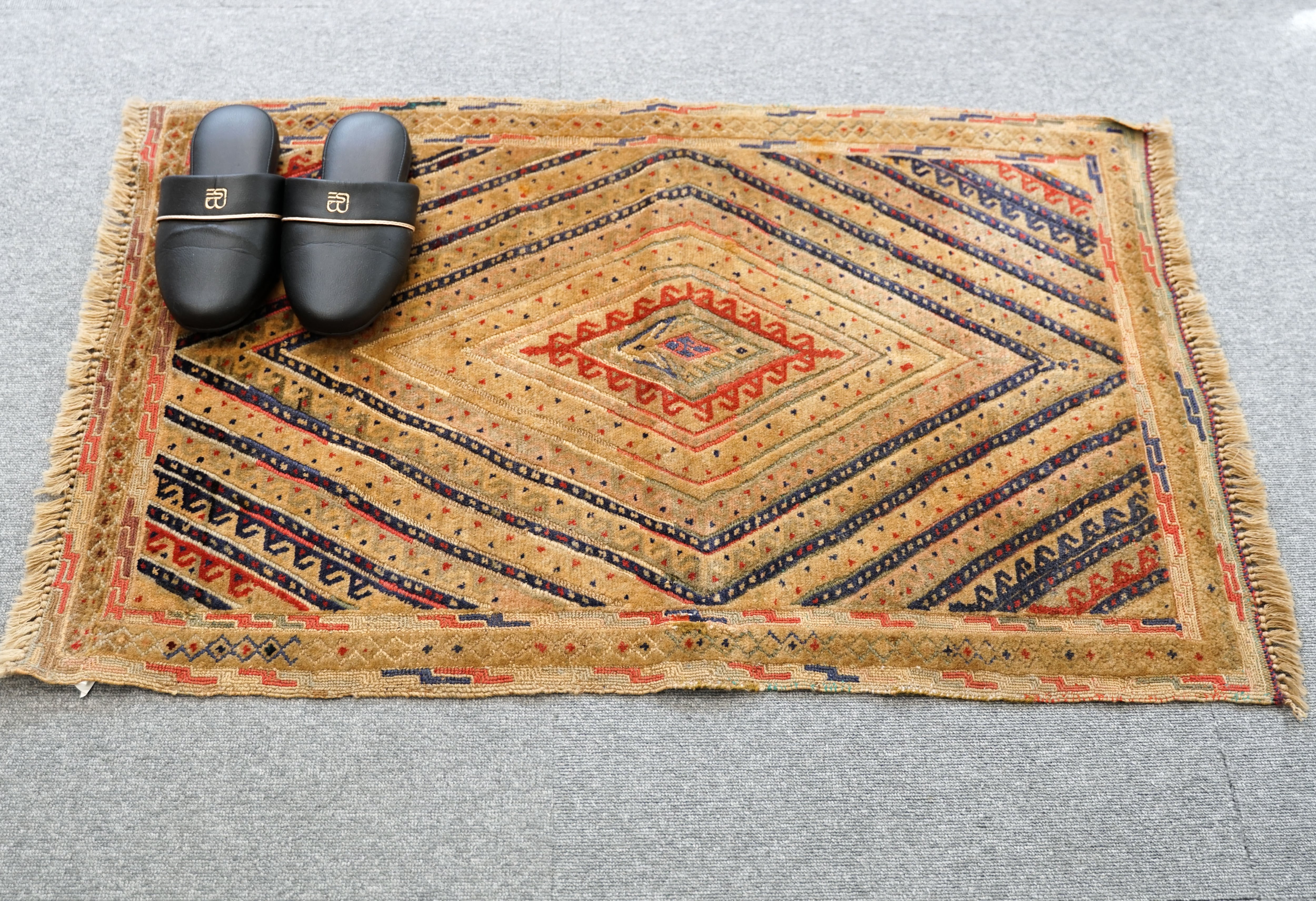 アフガニスタン キリム 手織り絨毯 サイズ:122×80cm-