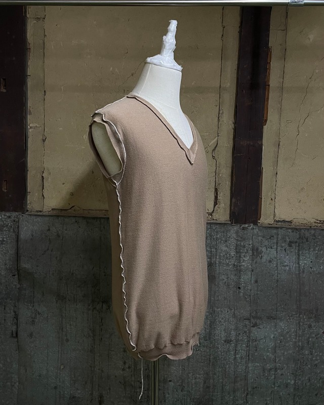 【2003s/s Maison Martin Margiela】inside out v-neck no sleeve