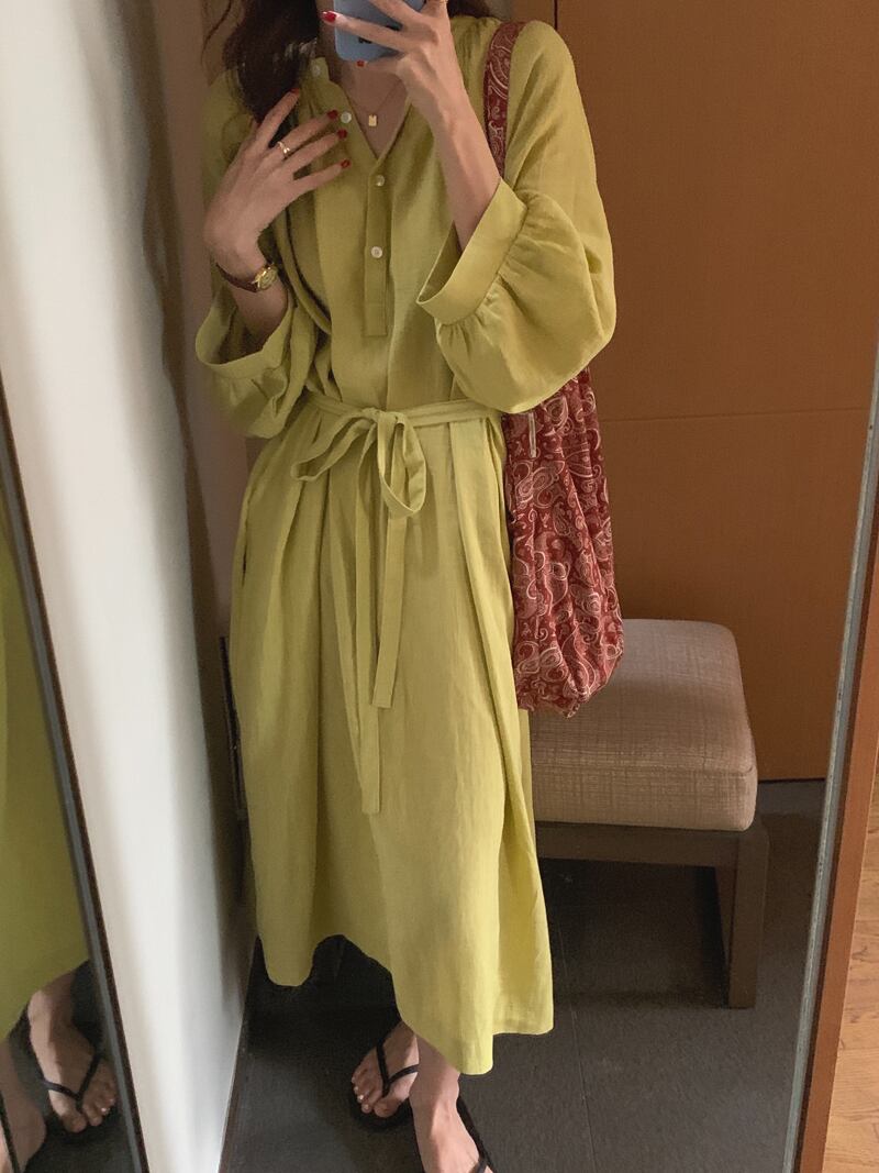 カラースタンダードレースドレス ルーズボタン長袖スリーブ ロング レトロ レースアップ ビッグFスモールZ韓国33857770785