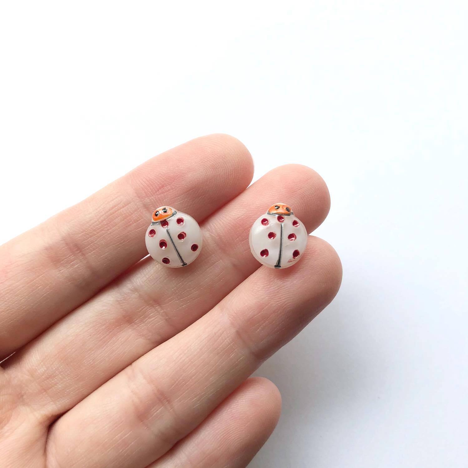 最終入荷〉てんとう虫チェコガラスボタン | Dua-アクセサリーパーツ