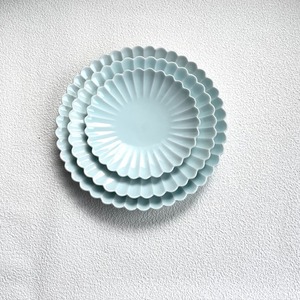 【陶器市お買い得商品】青白磁菊型皿３枚セット