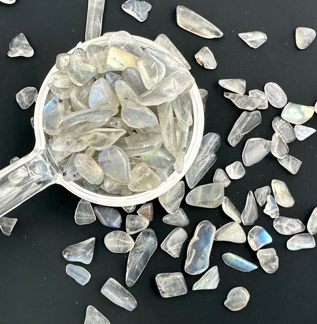 (00984)【880円均一】ラブラドライト　【100g】　細石　さざれ石　Labradorite　曹灰長石　浄化グッズ　パワーストーン　天然石　天然石インテリア