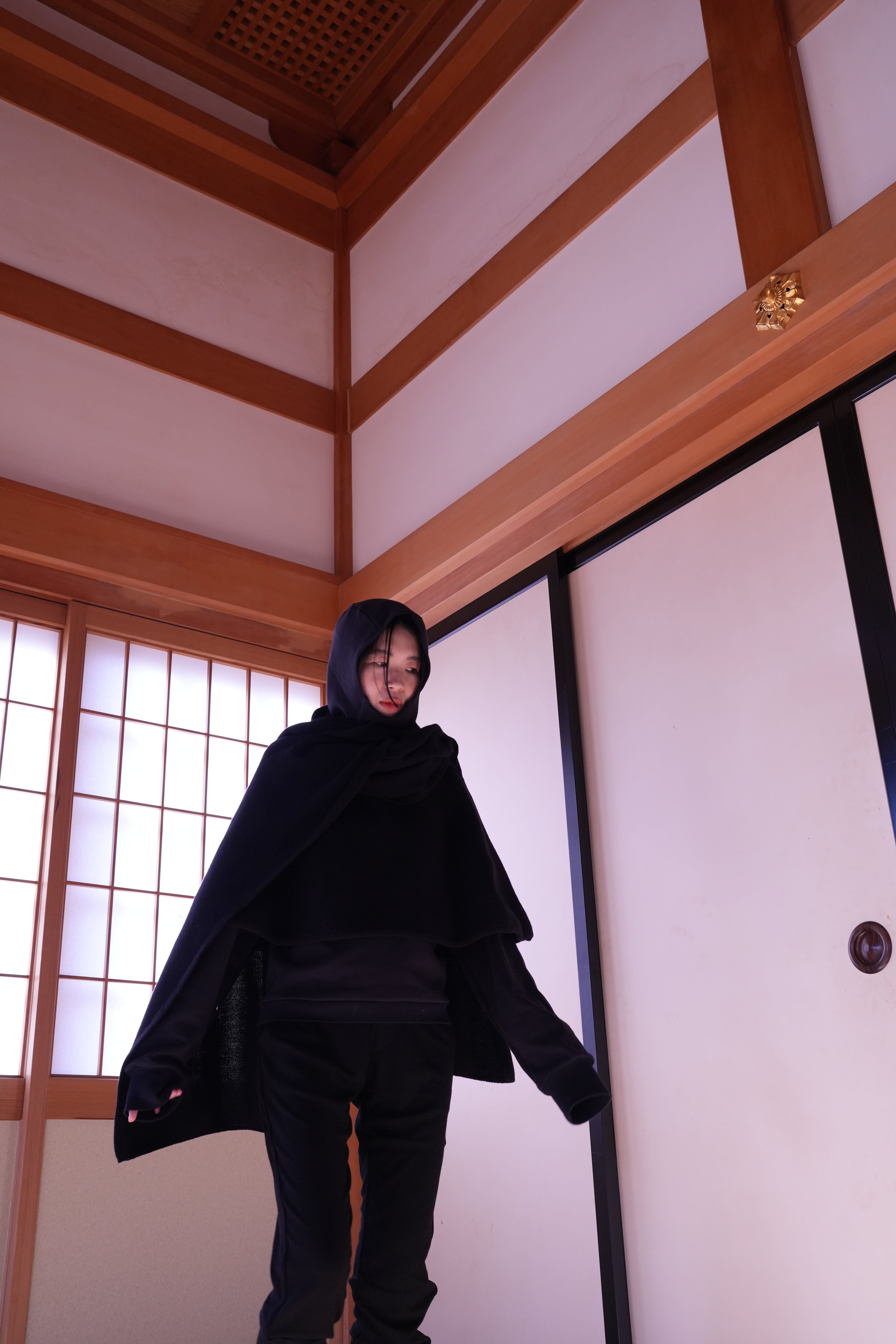 MOON TREE PLANET - Mantle black | MOON TREE PLANET 