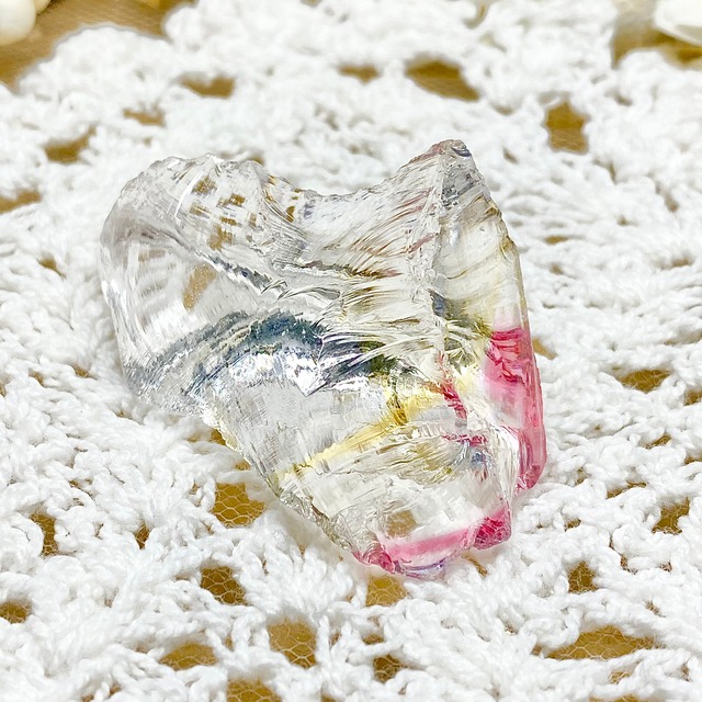 【送料無料】インドネシア産アンダラクリスタル原石 春色マルチカラー E