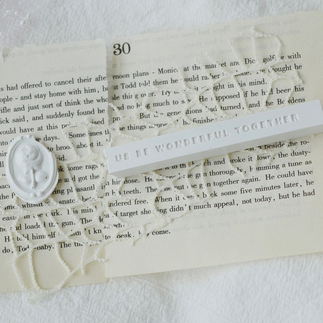 13クリームホワイト・マットシーリングワックススティック