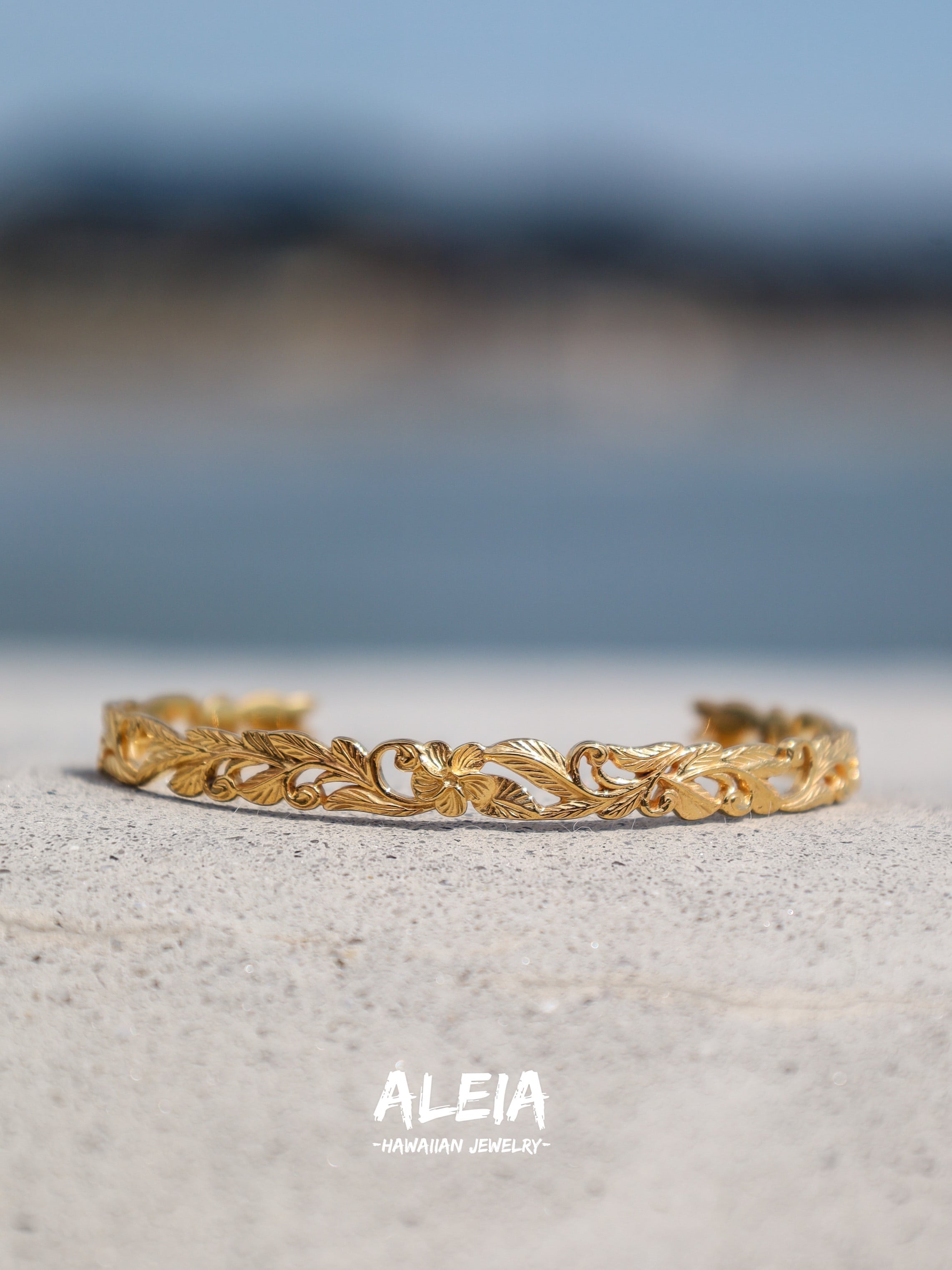 透かしプルメリアバングル　[316L] ハワイアンジュエリー | ALEIA【Hawaiian jewelry 】サージカルステンレス powered  by BASE