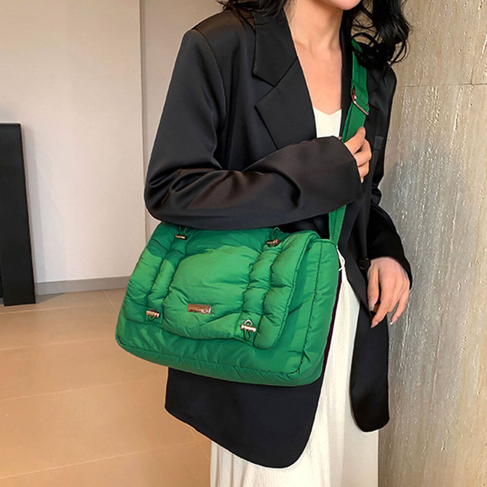 ナイロン ショルダーバッグ レディース 韓国 バッグ 大人 かわいい カジュアル ホーボーバッグ 軽量 ボディバッグ おしゃれ 大容量 ふかふか メンズ 男女兼用 大人可愛い 大人女子