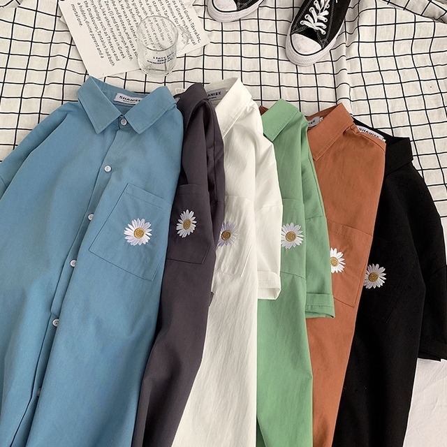 トップス レディース 送料無料 6色 ブラウス シャツ 半袖  レース  フリル襟  アースカラー デイジー 刺繍 ポケット付き 花柄 シフォン クルーネック  キャンディースリーブ  ホワイト 白 ピンク アプリコット 単色 透け感 こなれ感 抜け感 ガーリー かわいい 可愛い 涼しい 上品 エレガント きれいめ ラブリー 女の子 お洒落 おしゃれ 春 春服 夏 夏服 10代 20代 デート おでかけ モテ 女子会 普段使い 着回し 重ね着 定番 2021 韓国 韓国系 オルチャン