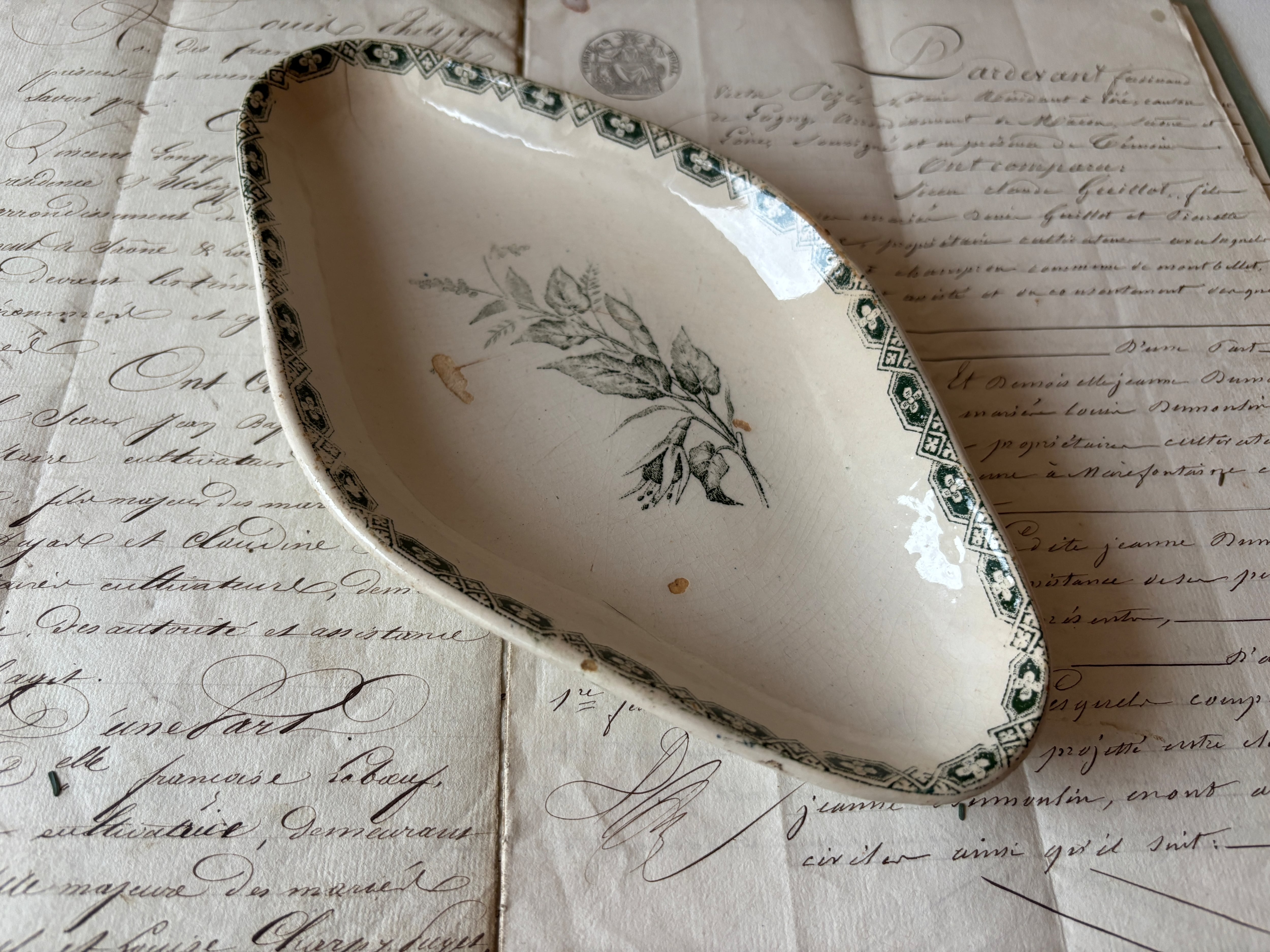 フランスアンティーク 繊細な一輪の花のラヴィエ グリーン フランスアンティーク皿