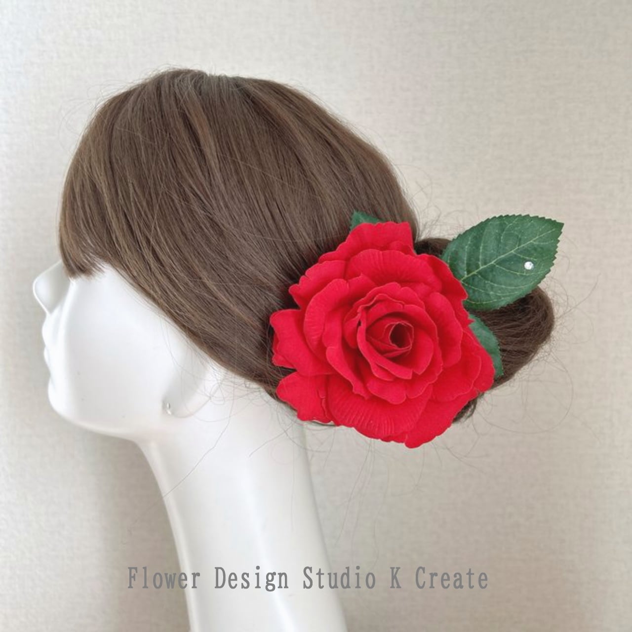 フラメンコ・フローレス・発表会に♡赤い薔薇と葉っぱの髪飾り Uピン フラメンコ ダンス フローレス 赤い薔薇 薔薇 バラ フォーマル クリスマス 赤と緑 髪飾り ヘアアクセ ヘッドピース