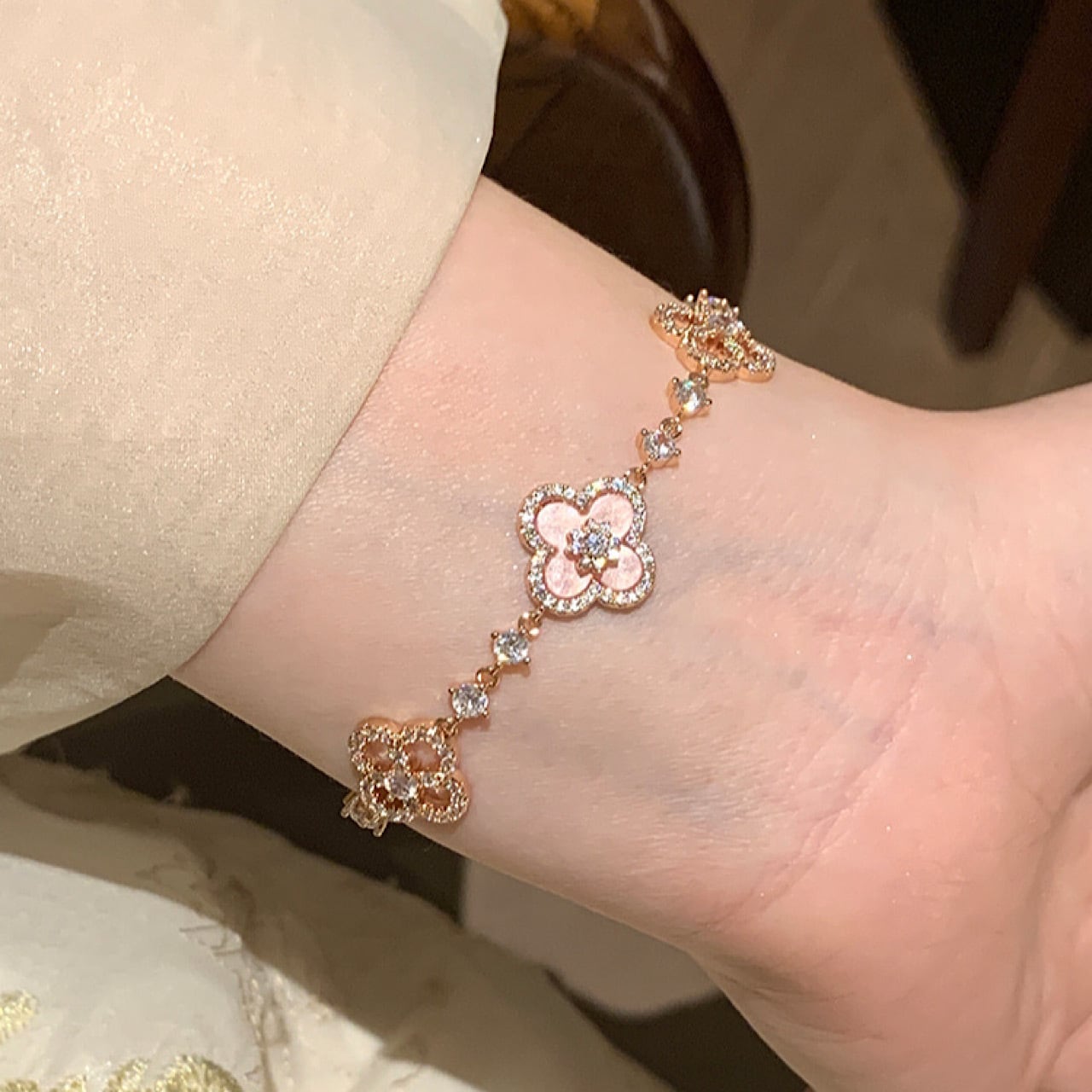 おしゃれ ピンク キラキラ 四葉 クローバー ブレスレット | FANCY