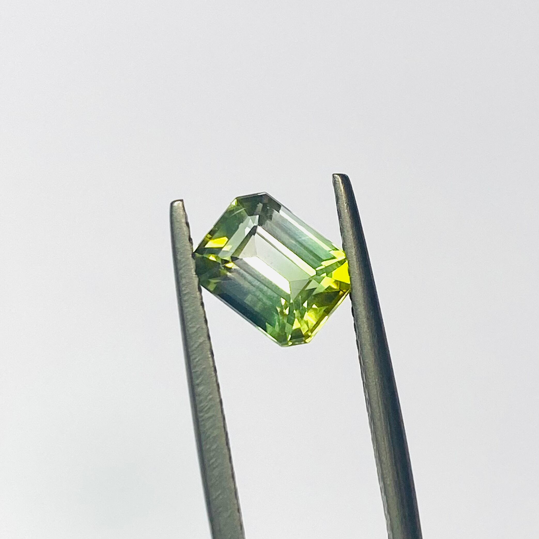 大人グリーンなバイカラートルマリン