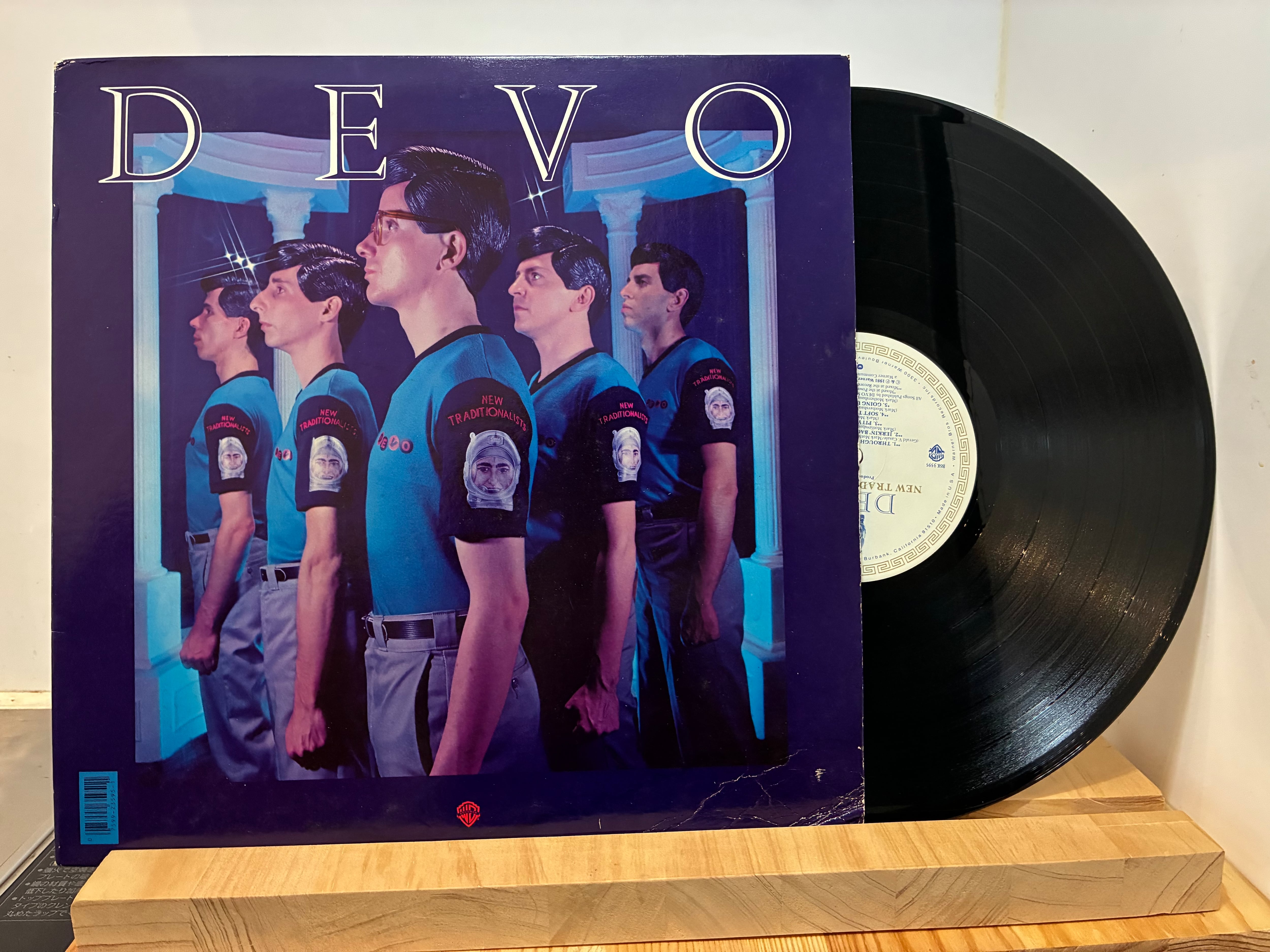 NEW WAVE | sixteen records (シックスティーンレコード)