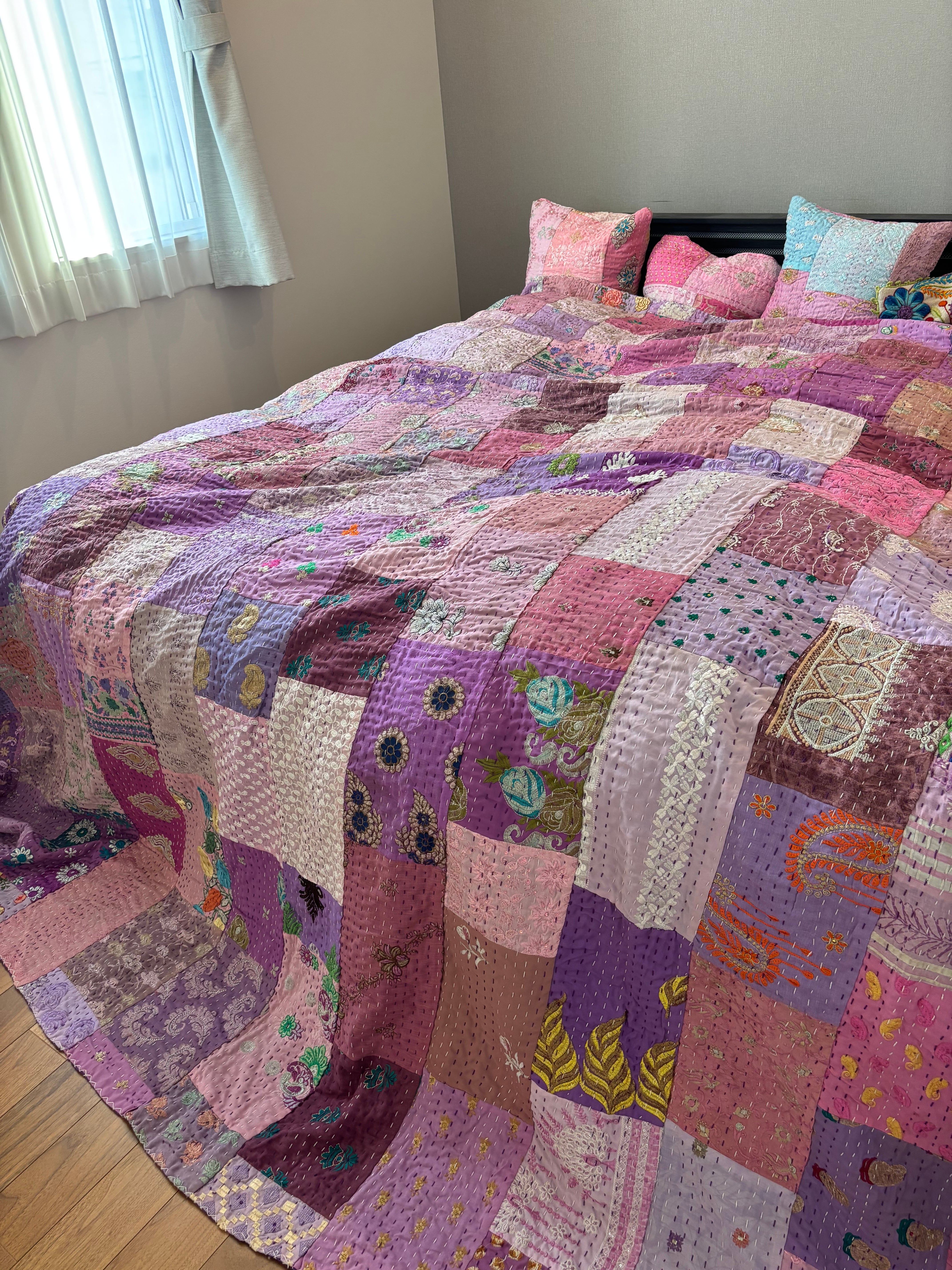 M】アイボリーA カンバディアキルト(シングルサイズ) インド刺繍パッチ