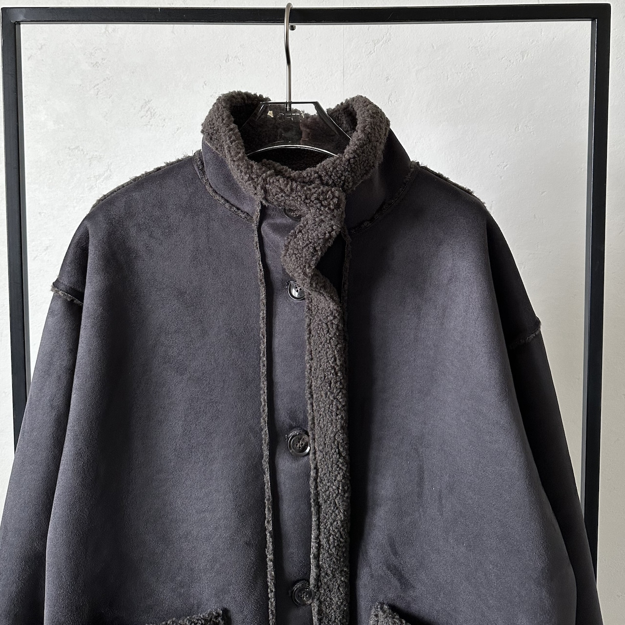 【受注予約1週間】スタンドカラームートンオーバーCO/チャコール