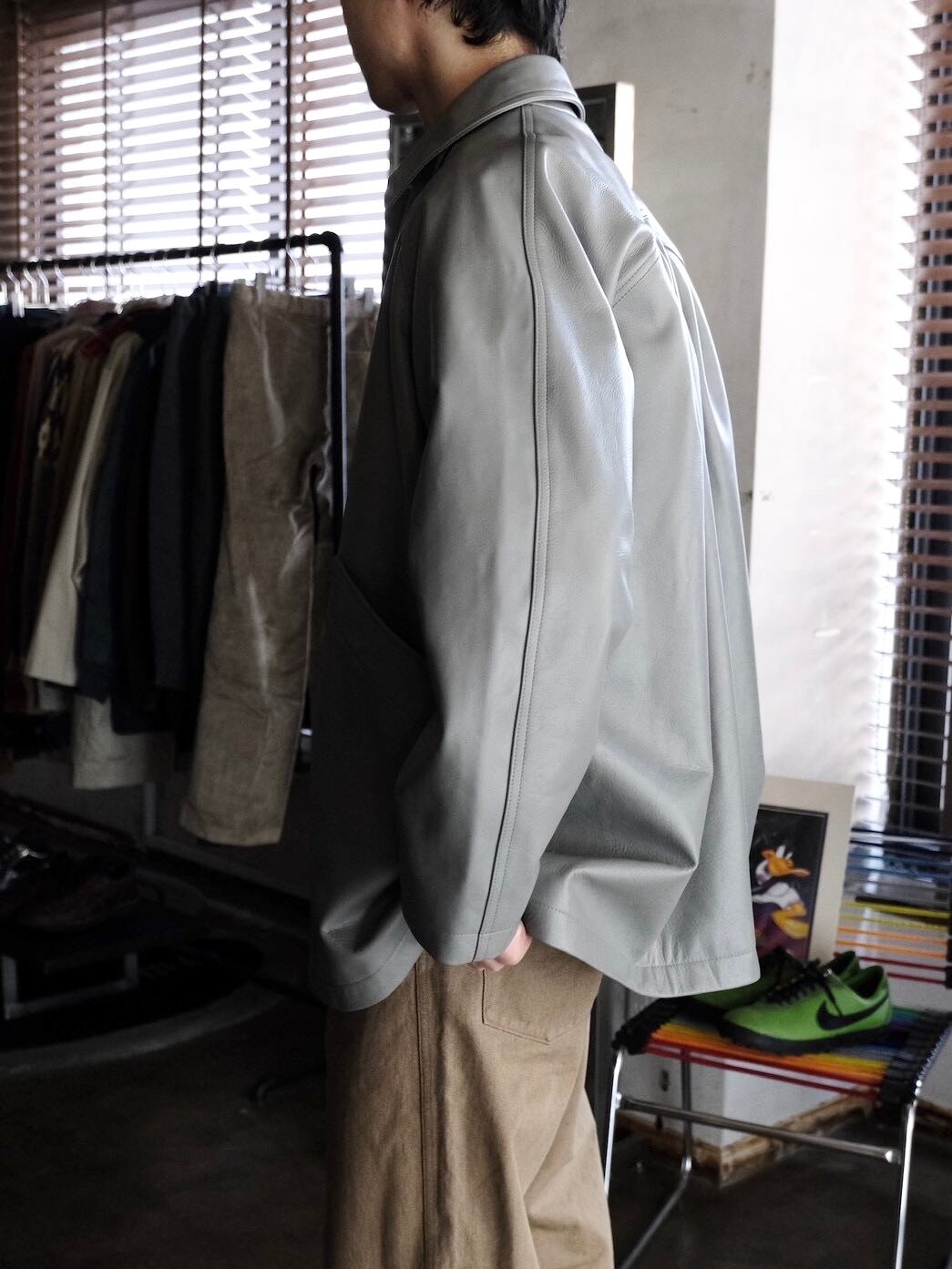 ENCOMING】 BACK PLEATED BLOUSON | THE OUR