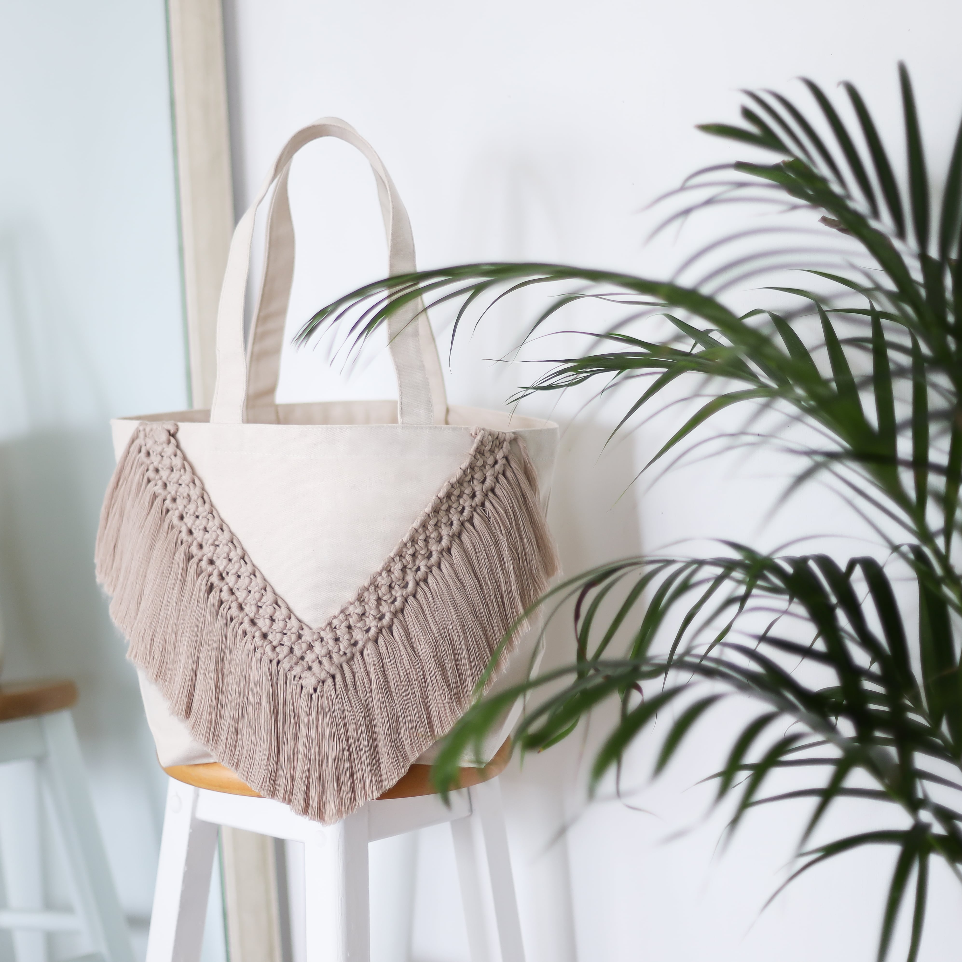 Macrame V Fringe Drawstring Tote Bag | Sfeemy （スフィーミー）