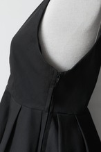 V neck ペプラムジレトップス