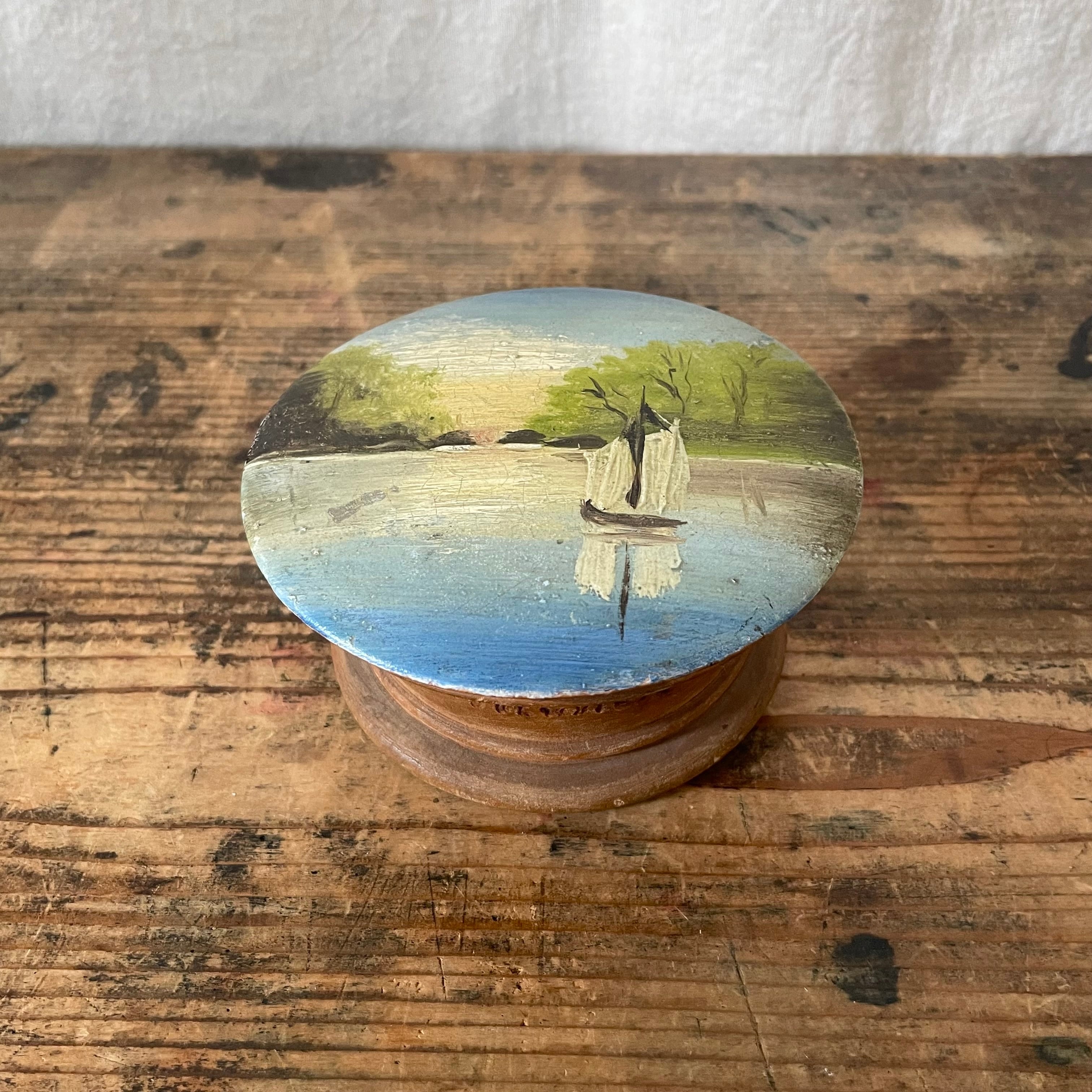 水辺の風景のいれもの