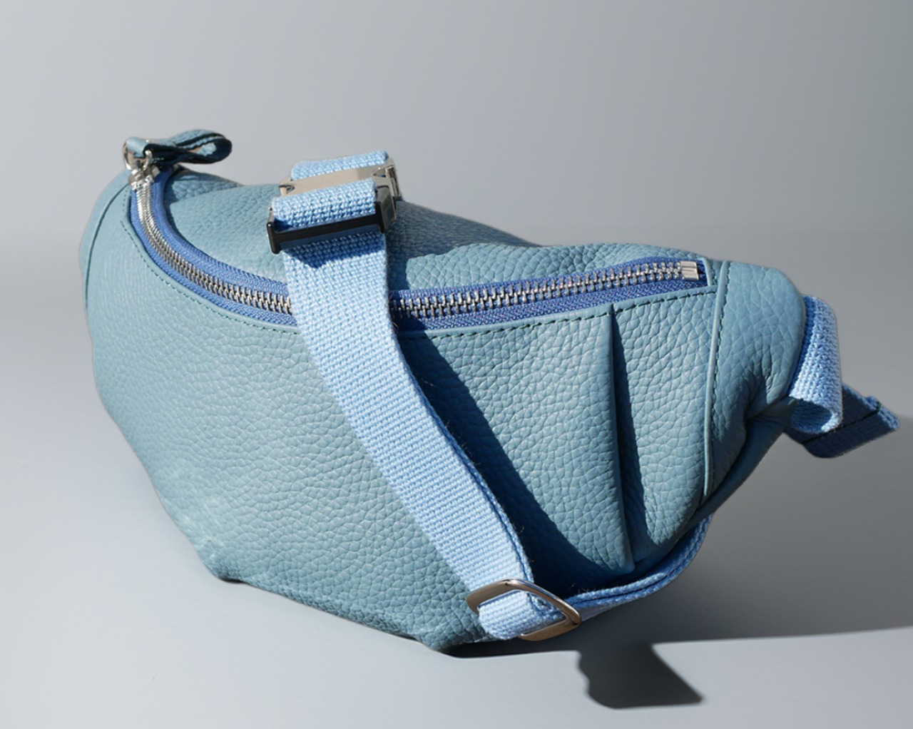 BR716/Emboss Body Bag