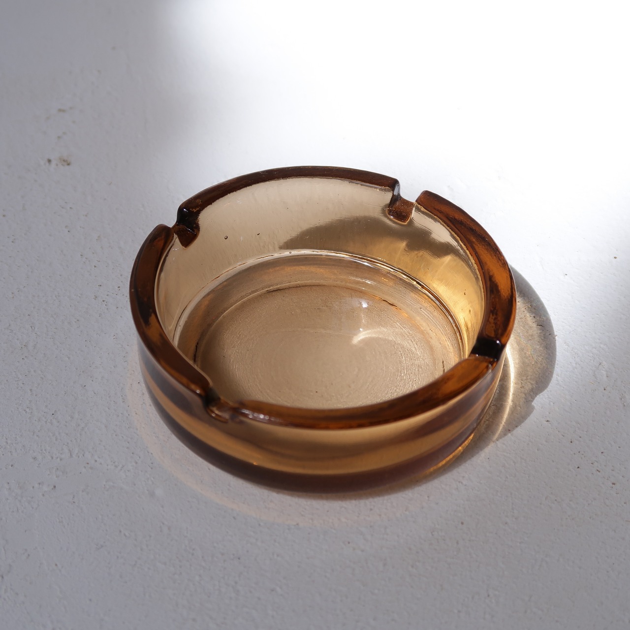 琥珀色のアッシュトレイ