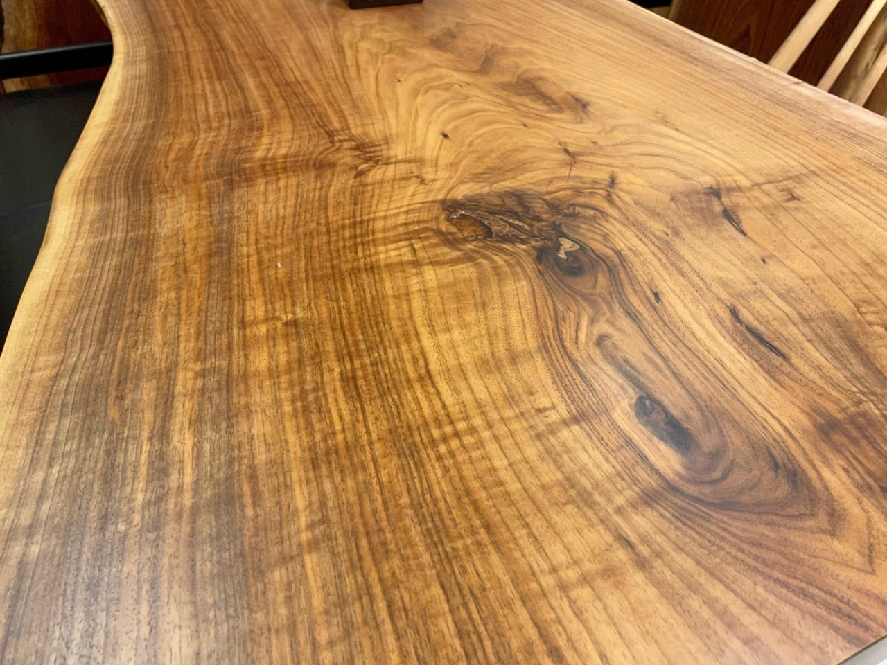 胡桃（クルミ）_2000×740-870×50_青山店_テーブル天板/一枚板 221757