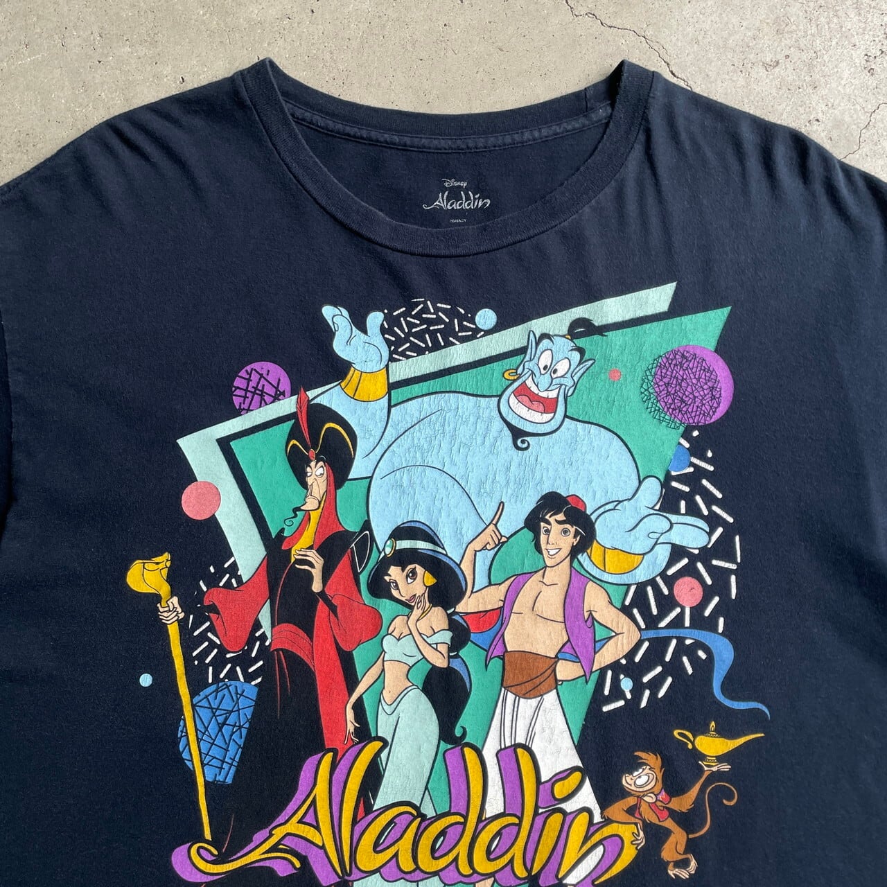 Disney ディズニー Aladdin アラジン キャラクタープリントTシャツ ...