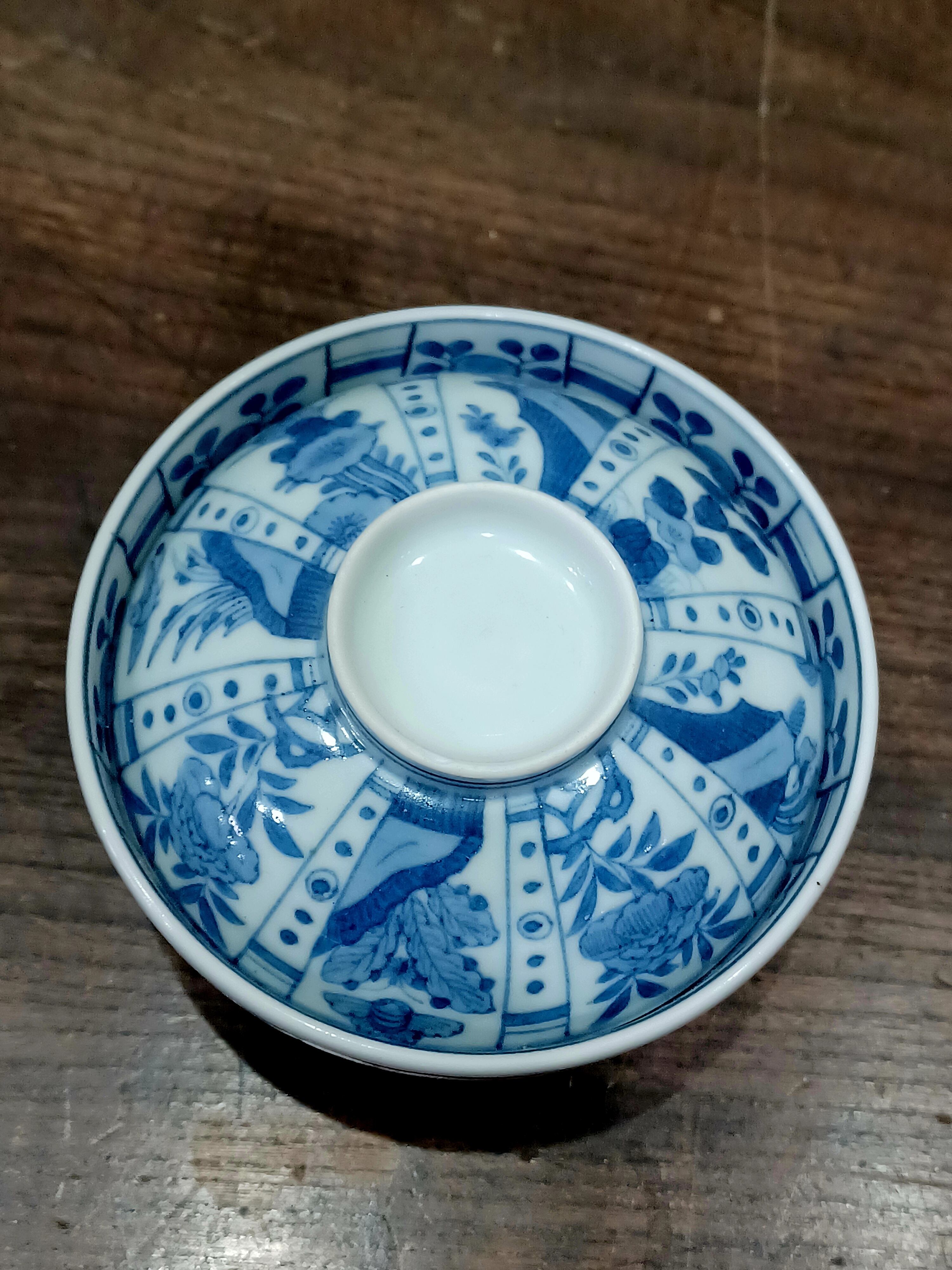 荒木さま専用 古伊万里 染付 芙蓉手 花虫文皿 二枚 まとめて 古伊万里染付芙蓉手草花鳥虫文蓋物 | Nakayacacan (那加屋花冠)