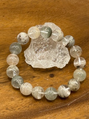 ホワイトガーデンクォーツ　虹入り　12mm  068