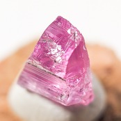 【サマー福袋スティック小瓶014】 ピンクゾイサイト タンザニア産 0.89ct