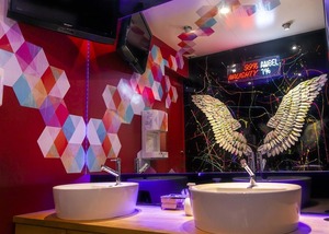 Neon Fukuoka 箱貸しブッキング 金・土・祝前 ■ 6時間	143,000円(税込)