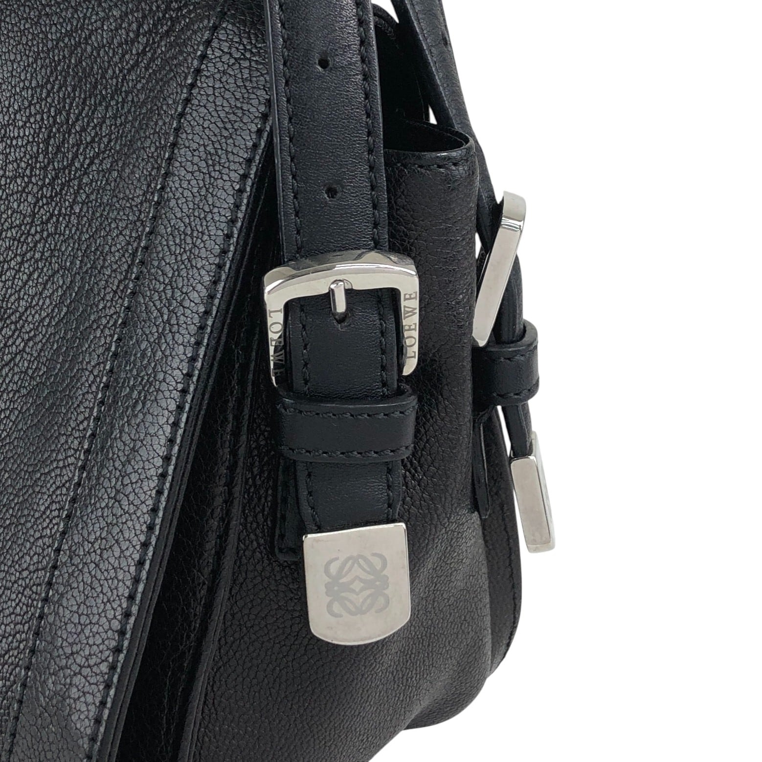 LOEWE ロエベ ショルダーバッグ ブラック アナグラム スタッズ レザー