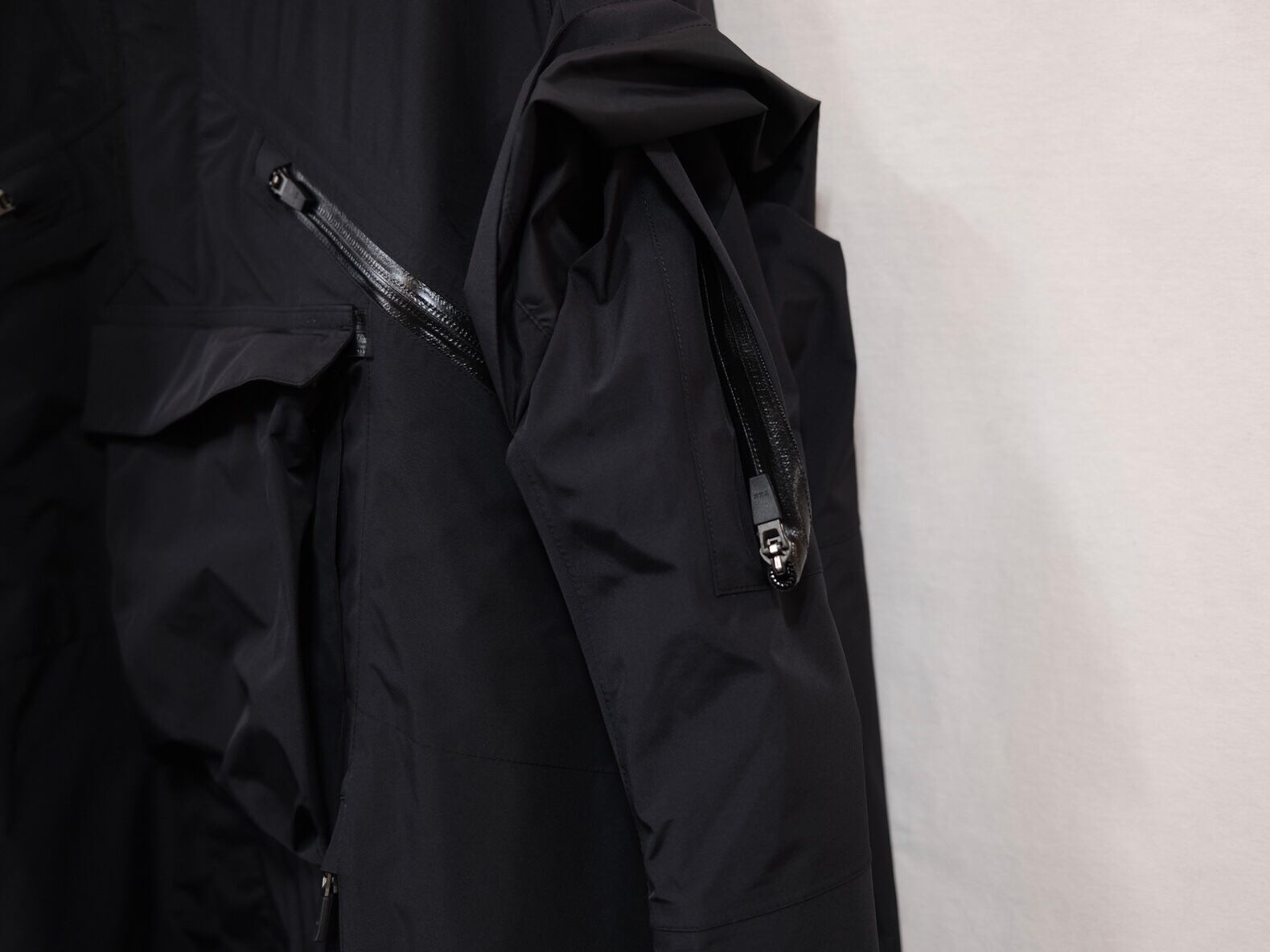 ACRONYM”J1W-GTPL 2L GORE-TEX PACLITE PLUS INTEROPS JACKET BLACK