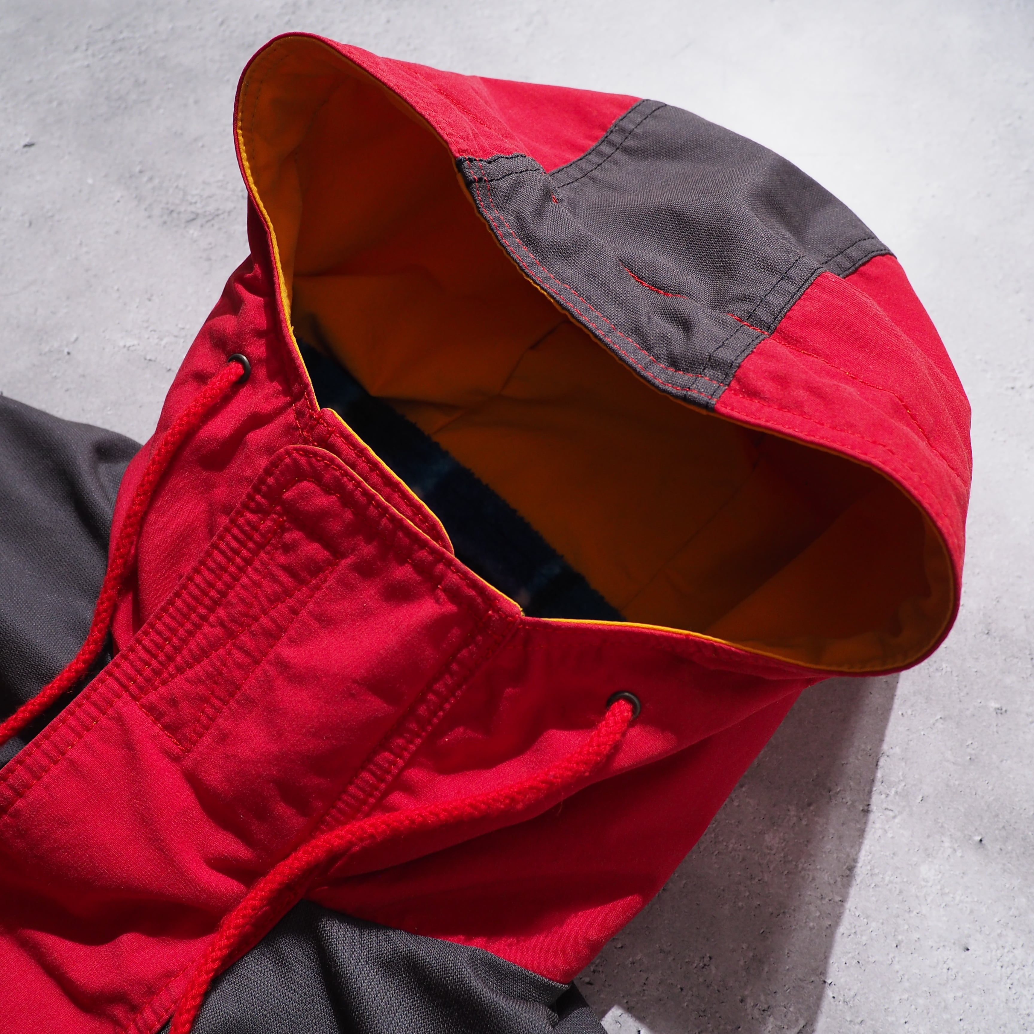 1980 - 90s ” ellesse ” Good multi color full zip vintage nylon jacket Parker