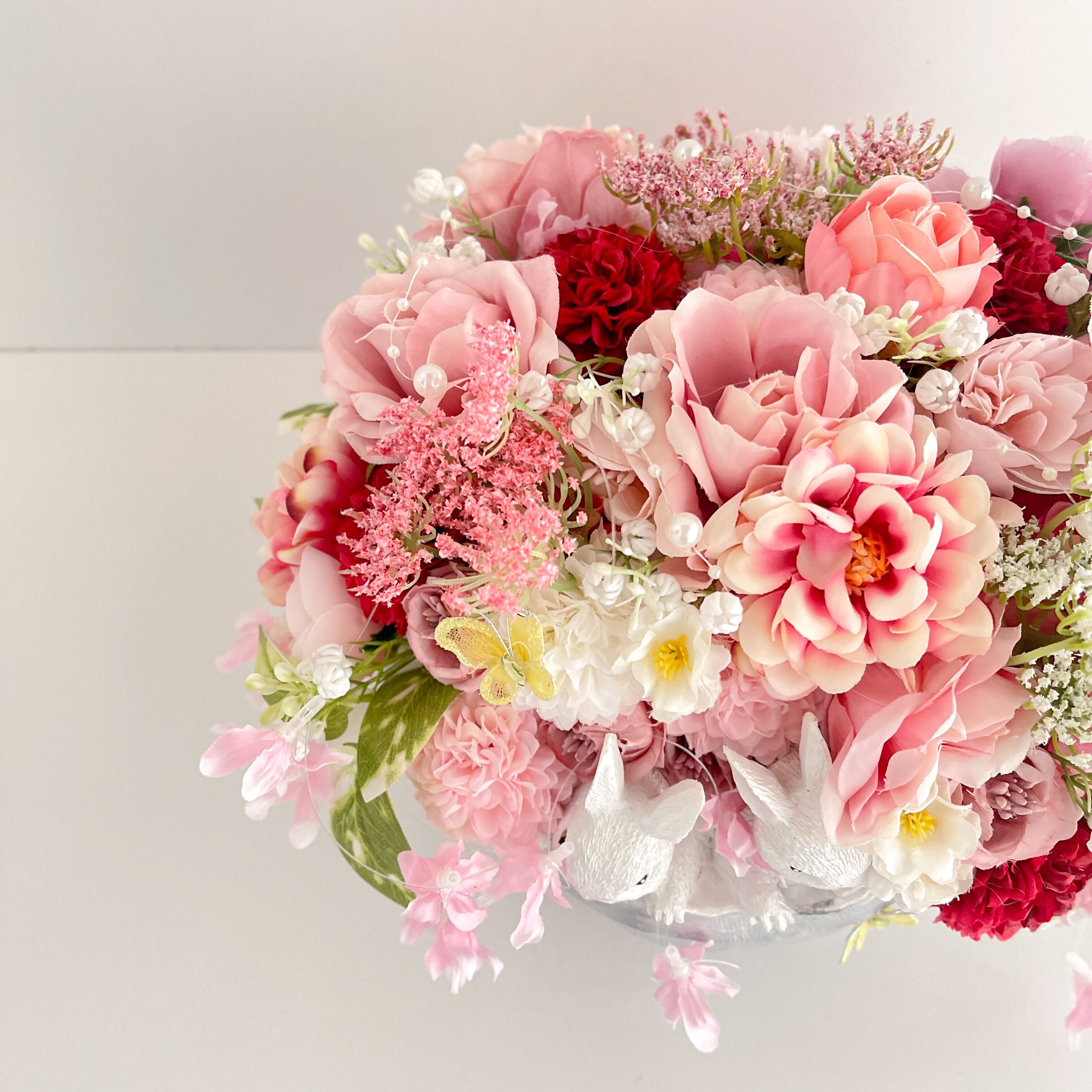 光触媒フラワー ひな祭り うさぎ のアレンジメント｜春のアニマル