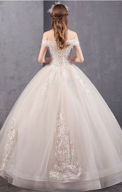 エレガント ウエディングドレス オフショルダー 花柄のモチーフ刺繍が