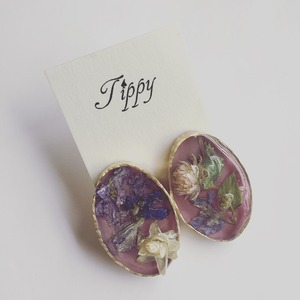 petal earrings
