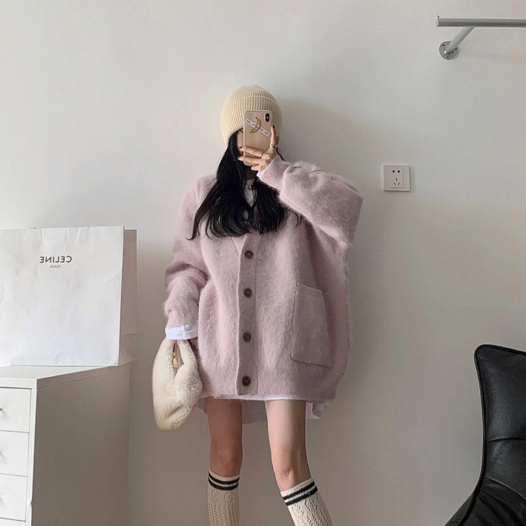 【着用レビュー】トップス レディース カーディガン ロングカーディガン ルーズ ピンク 長袖 トップス Vネック ドロップショルダー モヘア 可愛い かわいい カワイイ 送料無料 ストリート ワンピ ワンピース ふわふわ オーバーサイズ 流行 韓国 アイドル k pop 学園 プレッピー 優等生 学生 通勤 通学 デイリー コーデ ビッグサイズ メンズライク うさぎ ウサギ 大人 大人可愛い おとな 大人女子 女子会 デート 普段着 ワンマイル 空港ファッション 機内 飛行機 旅行 春 秋 冬