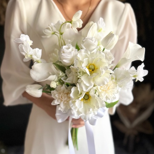 白アネモネ×スイートピークラッチブーケ☆ブートニア