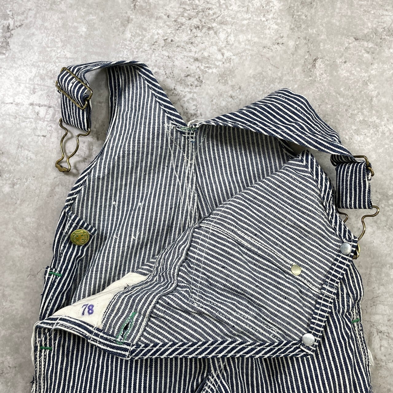 USA製☆ ビンテージ オシュコシュ ヒッコリーオーバーオール 古着 OSHKOSH（オシュコシュ） ビンテージ KIDS アメリカ製 ヒッコリー
