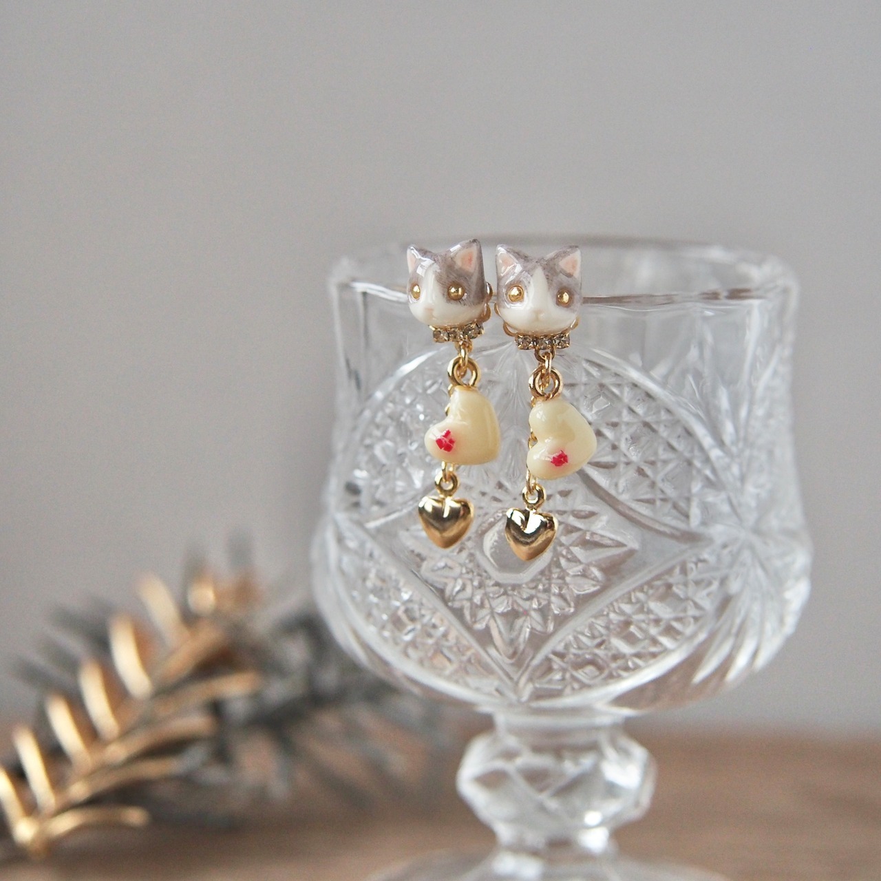 猫とハートチョコのピアス/イヤリング